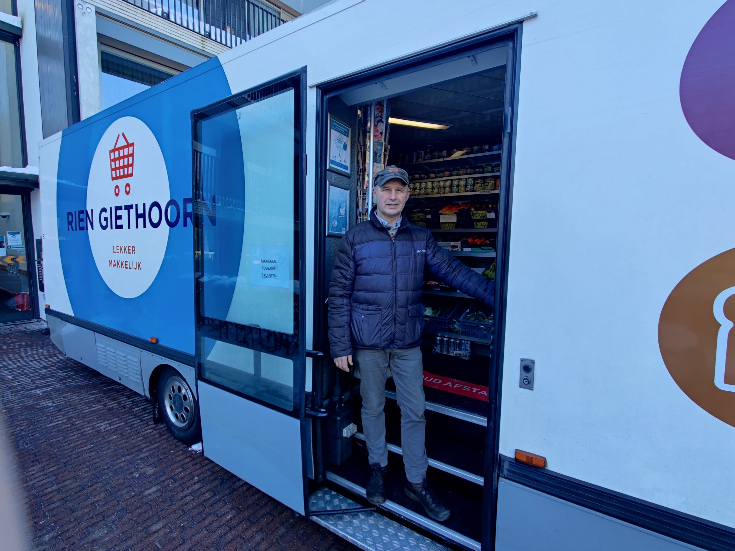 Rijdende winkel weer in opkomst door corona Radio Hoogeveen Rijdende winkel weer in opkomst door corona Radio Hoogeveen